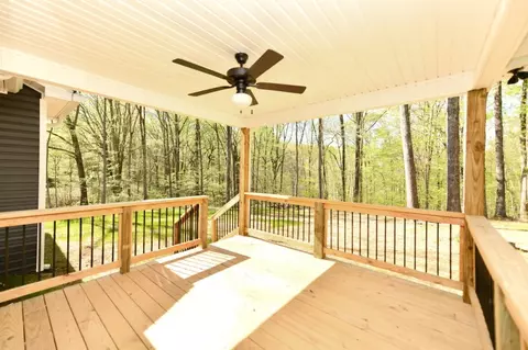 Exterior - 210 Patrick Dr, Dover, TN 37058 photo 4 of 11