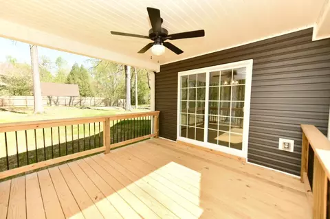 Exterior - 210 Patrick Dr, Dover, TN 37058 photo 5 of 11