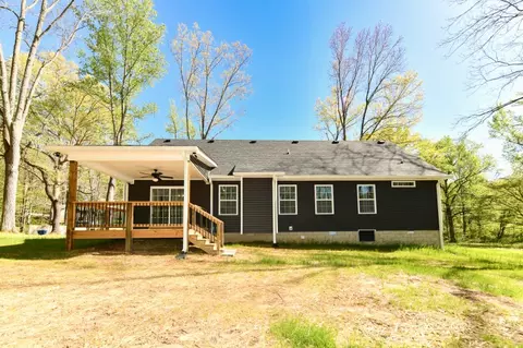 Exterior - 210 Patrick Dr, Dover, TN 37058 photo 10 of 11
