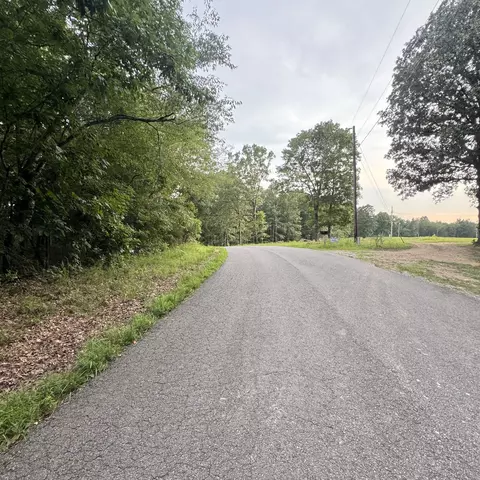 5 Tummins Rd, Mcewen, TN 37101