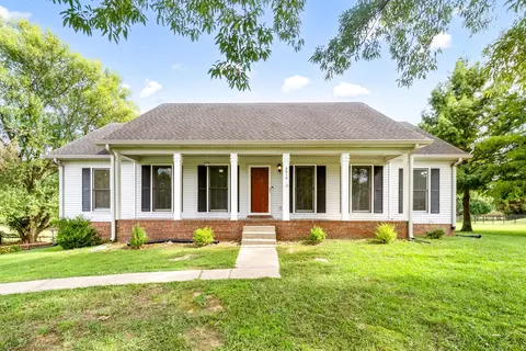 2010 Hidden Meadows Dr, Adams, TN 37010
