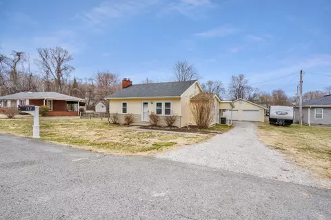 112 N Saltsman Dr, Hopkinsville, KY 42240