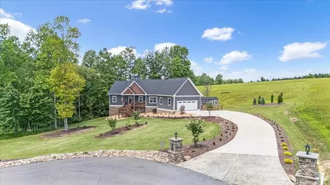 300 Dragging Canoe Dr, Jasper, TN 37347