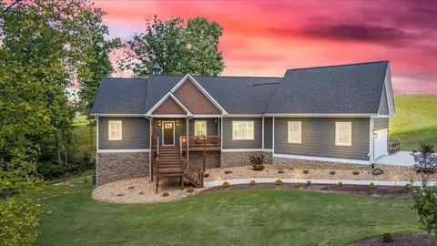 300 Dragging Canoe Dr, Jasper, TN 37347 photo 2