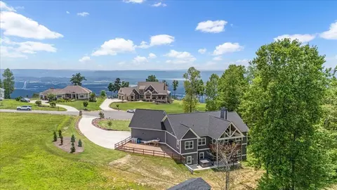 300 Dragging Canoe Dr, Jasper, TN 37347 photo 4