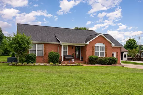 105 Irish Oaks Dr, Portland, TN 37148