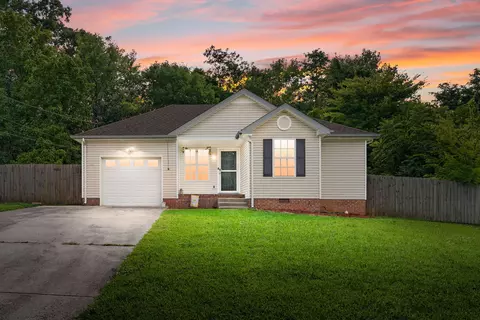585 Somerset Ln, Clarksville, TN 37042