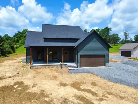 684 Howell Rd, Westmoreland, TN 37186