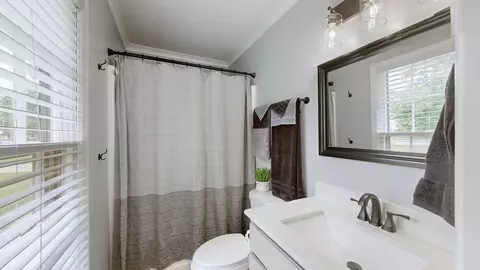 Bath - 3115 Miles Dr, Murfreesboro, TN 37129 photo 1 of 2