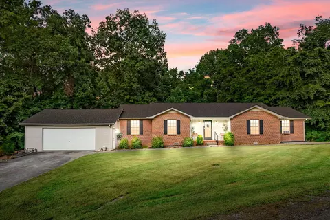 101 Crow Rd, Dover, TN 37058