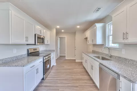 Kitchen - 54 Legacy St, Decherd, TN 37324 photo 1 of 2
