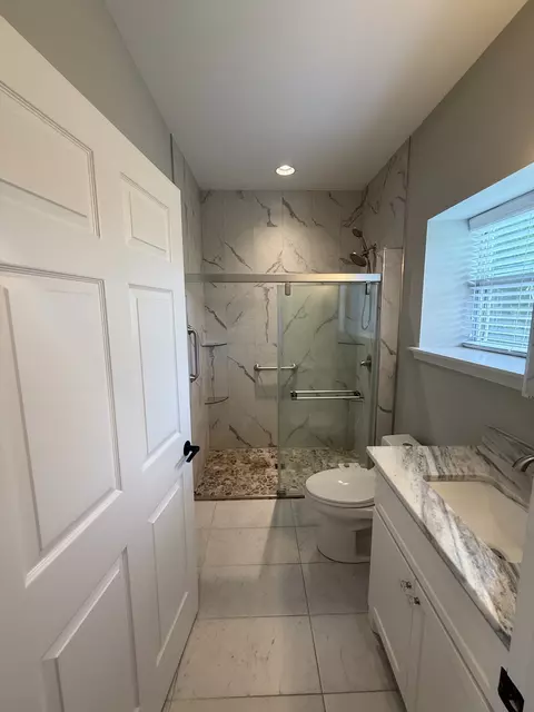 Bath - 2329 Irby Ln, Murfreesboro, TN 37127 photo 11 of 11