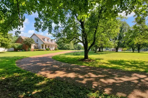 Exterior - 2329 Irby Ln, Murfreesboro, TN 37127 photo 5 of 21