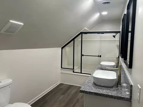 Bath - 2329 Irby Ln, Murfreesboro, TN 37127 photo 5 of 11