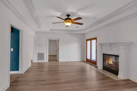 Living - 2329 Irby Ln, Murfreesboro, TN 37127 photo 5 of 6