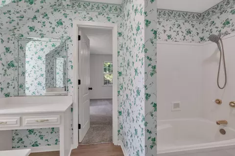 Bath - 2329 Irby Ln, Murfreesboro, TN 37127 photo 7 of 11