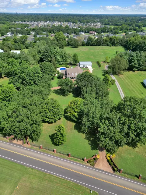 View/Area - 2329 Irby Ln, Murfreesboro, TN 37127 photo 4 of 9