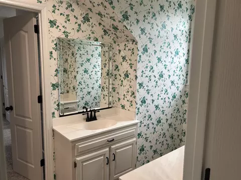 Bath - 2329 Irby Ln, Murfreesboro, TN 37127 photo 8 of 11
