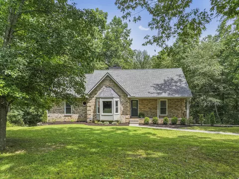 356 Arrowhead Ct, Kingston Springs, TN 37082