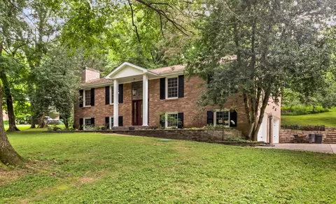 621 Idlewood Dr, Clarksville, TN 37043