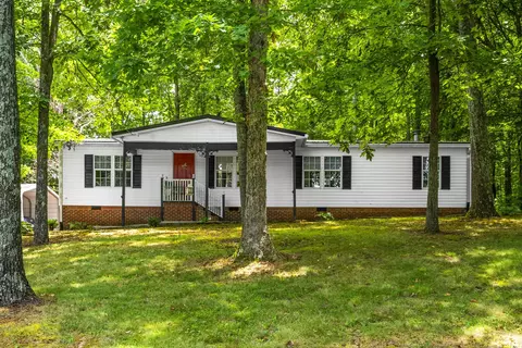 396 Parker Rd, Portland, TN 37148