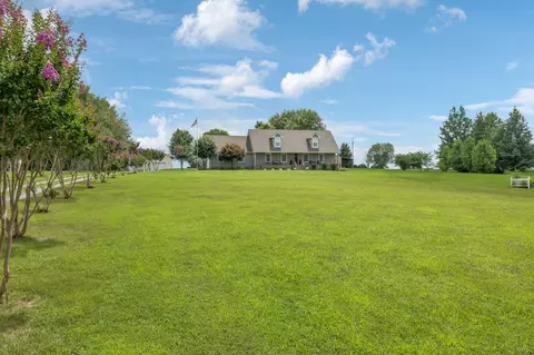 Exterior - 6683 E Benton Rd, Springfield, TN 37172 photo 5 of 18