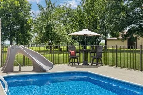Exterior - 6683 E Benton Rd, Springfield, TN 37172 photo 11 of 18