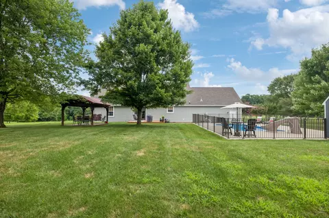 Exterior - 6683 E Benton Rd, Springfield, TN 37172 photo 15 of 18