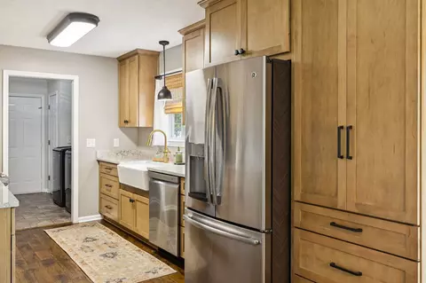 Kitchen - 6683 E Benton Rd, Springfield, TN 37172 photo 3 of 6