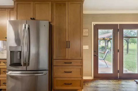 Kitchen - 6683 E Benton Rd, Springfield, TN 37172 photo 5 of 6