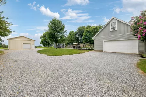 Exterior - 6683 E Benton Rd, Springfield, TN 37172 photo 16 of 18
