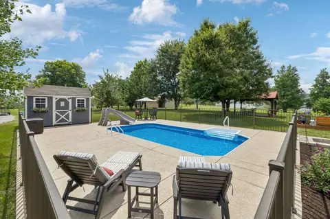 Exterior - 6683 E Benton Rd, Springfield, TN 37172 photo 10 of 18