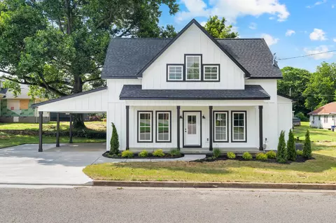 220 Walnut St, Shelbyville, TN 37160