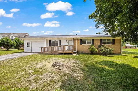 403 Robins St, Lawrenceburg, TN 38464