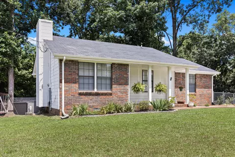 1803 Winding Way Dr, White House, TN 37188