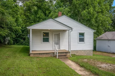 Exterior - 109 Riverside Dr, Centerville, TN 37033 photo 4 of 7
