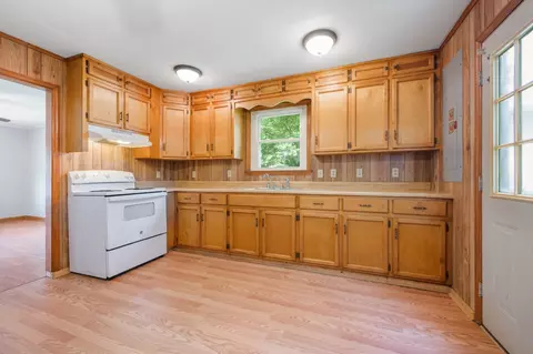 Kitchen - 109 Riverside Dr, Centerville, TN 37033 photo 3 of 5