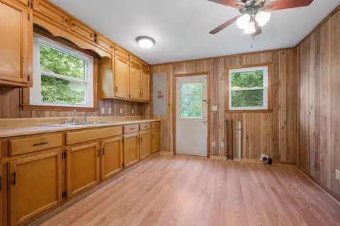 Kitchen - 109 Riverside Dr, Centerville, TN 37033 photo 5 of 5