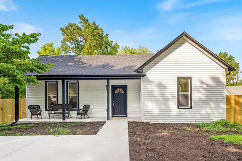 414 W Railroad St, Dickson, TN 37055