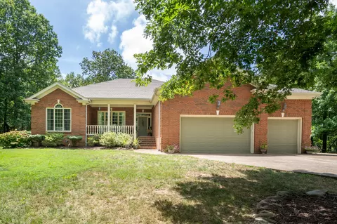 8712 Brow Lake Rd, Soddy Daisy, TN 37379