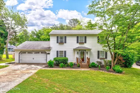 9124 Candlewood Dr, Knoxville, TN 37923