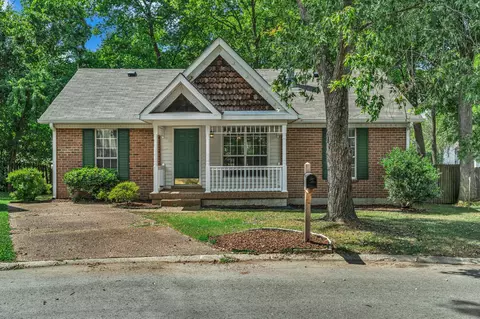 111 Brockhampton Ct, Goodlettsville, TN 37072