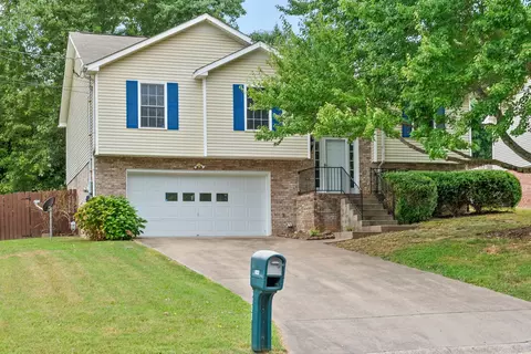 2640 Elkmont Dr, Clarksville, TN 37040
