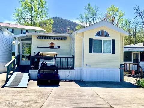 5355 East Pkwy #103, Cosby, TN 37722