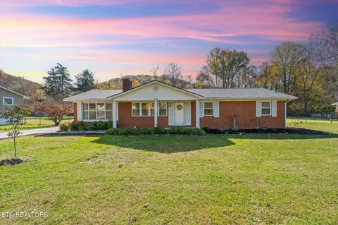 7211 Fairview Rd, Corryton, TN 37721