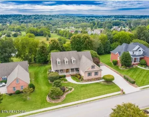 510 Oak Chase Blvd, Lenoir City, TN 37772