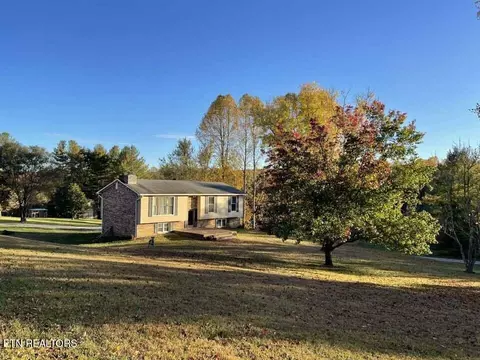 196 Old Sampson Rd, Pikeville, TN 37367