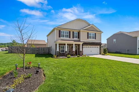 143 Gail Ln, Lenoir City, TN 37772