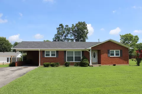 426 7th St, Lawrenceburg, TN 38464