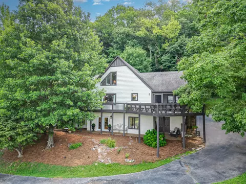1696 Theta Pike, Columbia, TN 38401
